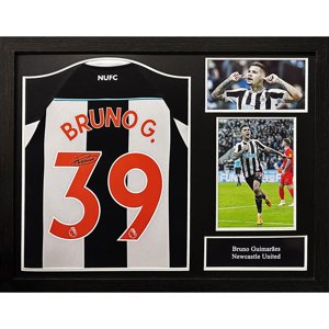 Legendy zarámovaný dres Newcastle United FC 2021-2022 Bruno Guimaraes Signed Shirt (Framed) TM-04682